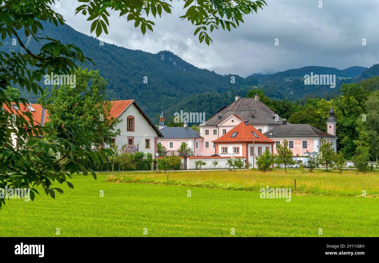 Castello di Urfahrn a Reisach vicino a Oberaudorf, Inntal, alta Baviera, Alpi, Alpi Bavaresi, Wendelstein (1838 m), Baviera, Germania Foto Stock Castello di Urfahrn a Reisach vicino a Oberaudorf, Inntal, alta Baviera, Alpi, Alpi Bavaresi, Wendelstein (1838 m), Baviera, Germania Foto Stock