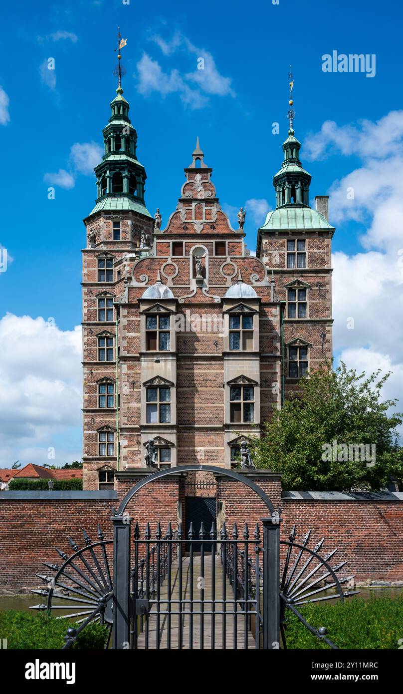 Copenaghen, Danimarca, 24 luglio 2024 - il Castello di Rosenberg, un monumento storico nel centro della città Foto Stock
