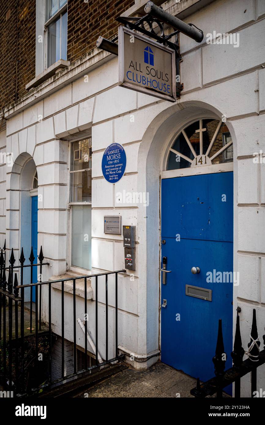 All Souls Clubhouse è un centro di comunità ecclesiastica situato al 141 di Cleveland Street a Fitzrovia, che serve il West End di Londra per oltre sessant'anni. Foto Stock