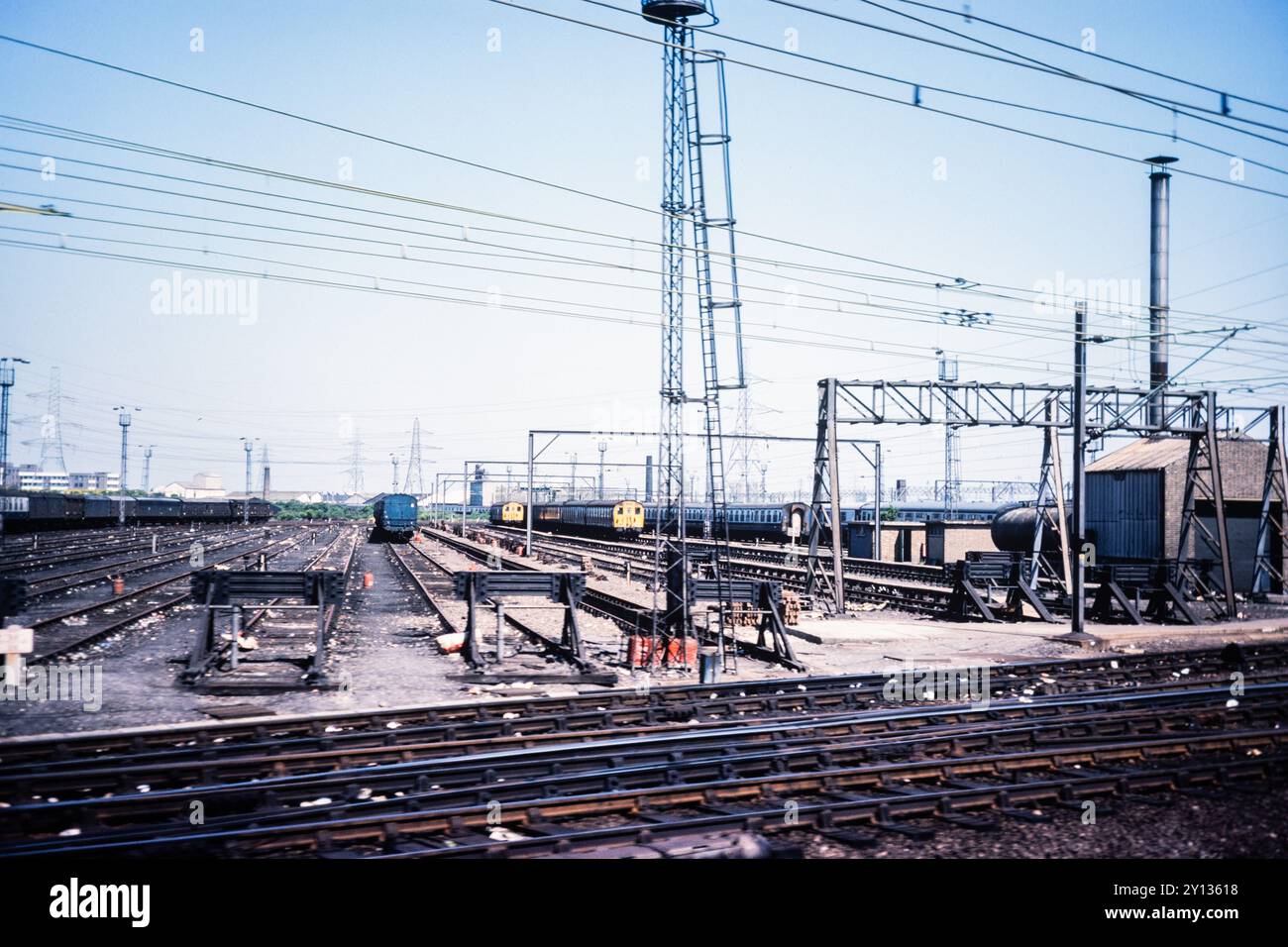 Scivolo fotografico d'epoca di un deposito ferroviario inglese Foto Stock