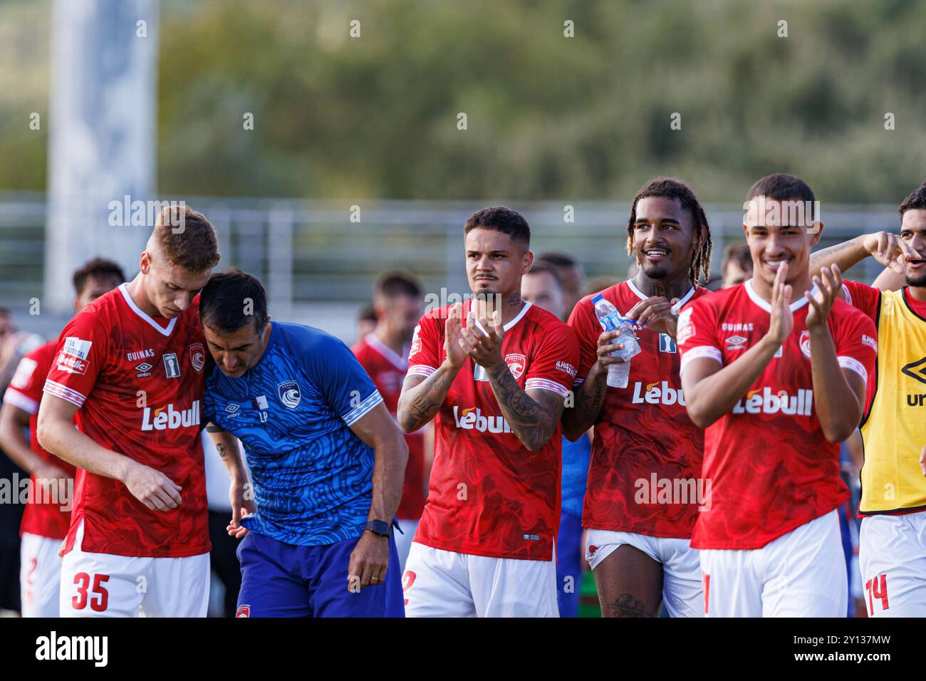 Giocatori di Santa Clara visti durante la partita di Liga Portugal tra squadre di Casa Pia AC e CD Santa Clara all'Estadio Municipal Rio Maior (Maciej Rogowski) Foto Stock