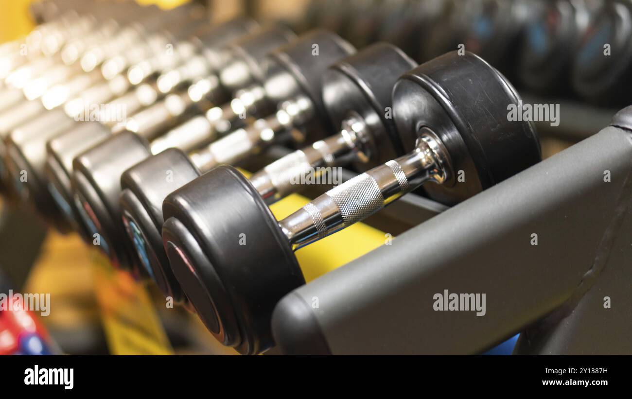 Foto del manubrio usato per fare esercizio nel centro di formazione Foto Stock