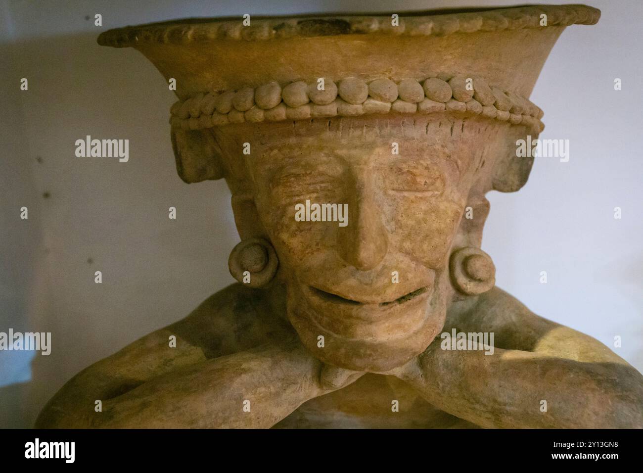 Censer, primo classico, museo della piazza centrale, Chichicastenango, comune del dipartimento di El Quiché, Guatemala, America centrale. Foto Stock
