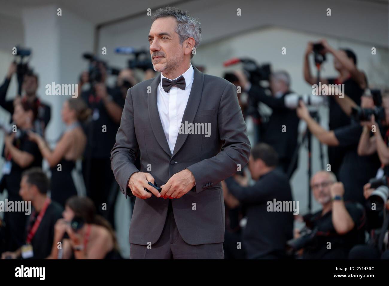 Venezia, Italia. 4 settembre 2024. Il regista Todd Phillips partecipa al tappeto rosso ''Joker: Folie a Deux'' durante la 81a Mostra Internazionale d'Arte cinematografica di Venezia alla sala grande di Venezia, Italia, il 4 settembre 2024. (Foto di Luca Carlino/NurPhoto)0 credito: NurPhoto SRL/Alamy Live News Foto Stock