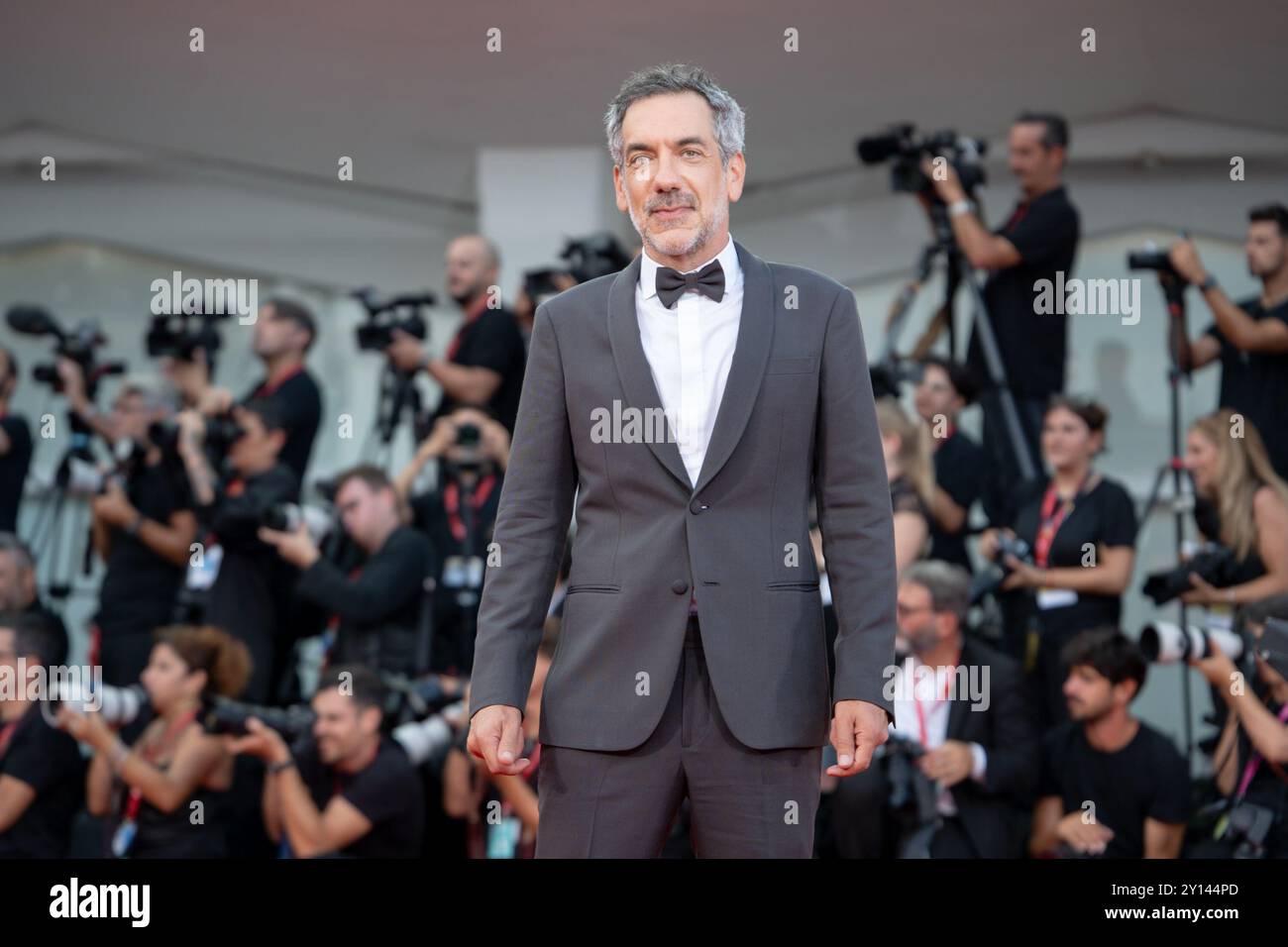 Venezia, Italia. 4 settembre 2024. Il regista Todd Phillips partecipa al tappeto rosso ''Joker: Folie a Deux'' durante la 81a Mostra Internazionale d'Arte cinematografica di Venezia alla sala grande di Venezia, Italia, il 4 settembre 2024. (Foto di Luca Carlino/NurPhoto)0 credito: NurPhoto SRL/Alamy Live News Foto Stock