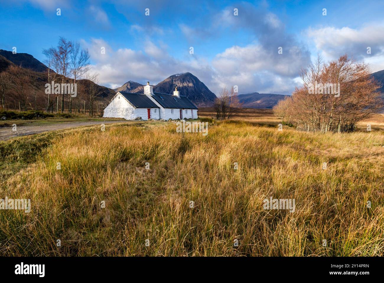 Casa tipica, Glen Coe valley, Lochaber Geopark, Highlands, Scotland, Regno Unito. Foto Stock