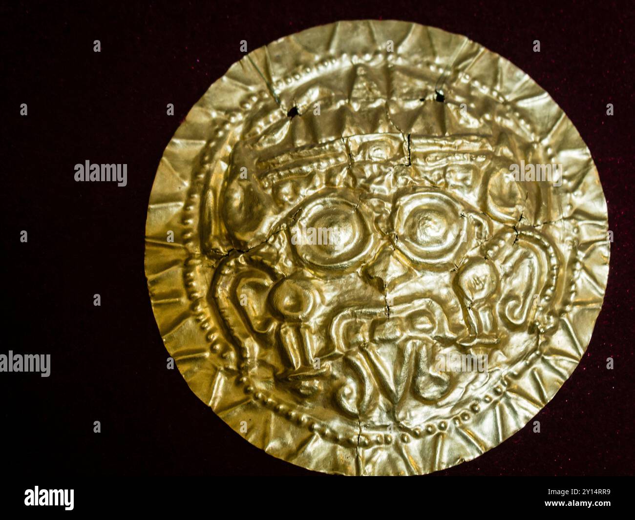 Pettorale di metalli preziosi, museo della piazza centrale, Chichicastenango, comune del dipartimento di El Quiché, Guatemala, America centrale. Foto Stock