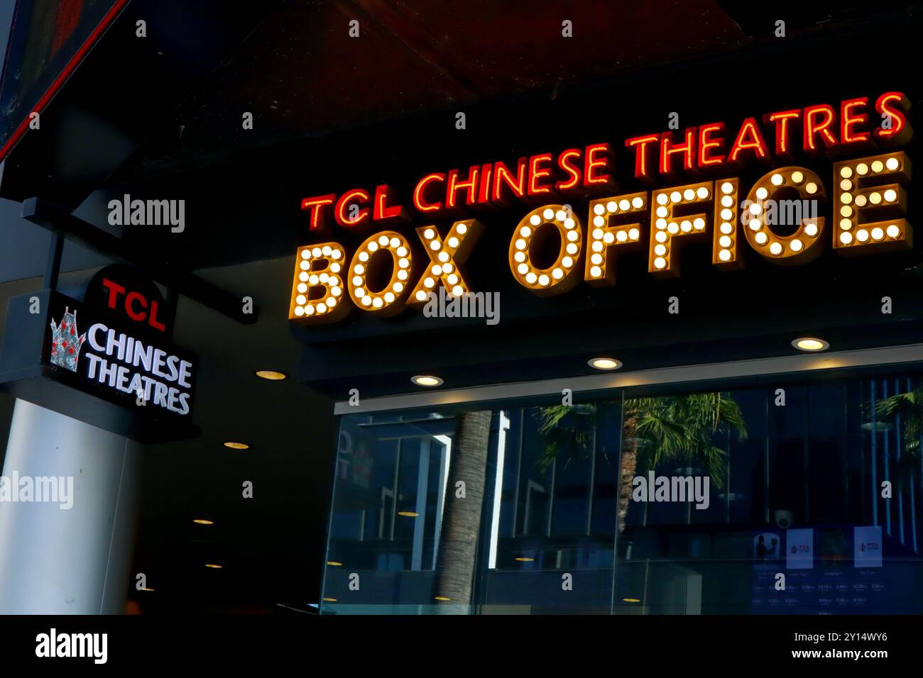 Hollywood (Los Angeles), California: La biglietteria del TCL Chinese Theatre di Grauman su Hollywood Blvd Foto Stock