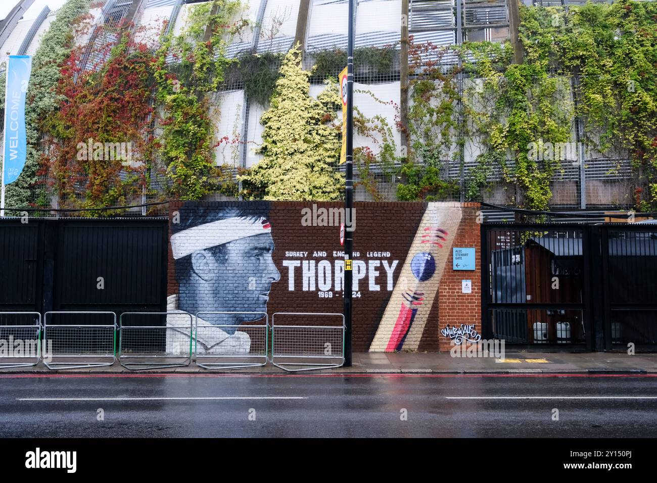 The Kia Oval, Vauxhall, Londra, Regno Unito. 5 settembre 2024. Un omaggio murale a Graham Thorpe all'Oval cricket Ground. Il test finale contro lo Sri Lanka inizia domani. Crediti: Matthew Chattle/Alamy Live News Foto Stock