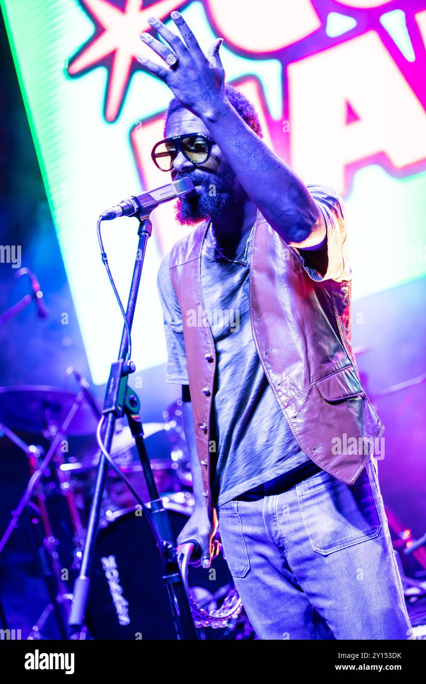 Milano Italia. 4 settembre 2024. Il cantautore americano CURTIS HARDING si esibisce dal vivo sul palco della Triennale di Milano durante il "If Words Were Flowers Tour". Foto Stock