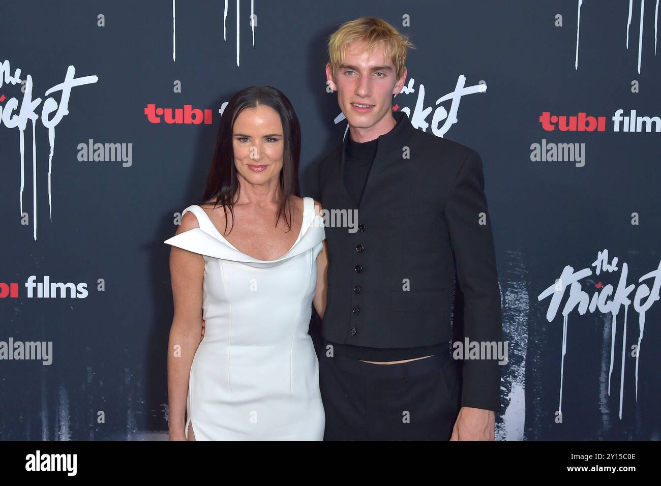 Juliette Lewis und Levon Hawke bei der Weltpremiere des Kinofims The Thicket im AMC The Grove. Los Angeles, 04.09.2024 *** Juliette Lewis e Levon Hawke alla prima mondiale del film The Thicket all'AMC The Grove Los Angeles, 04 09 2024 foto:xD.xStarbuckx/xFuturexImagex thicket 4912 Foto Stock