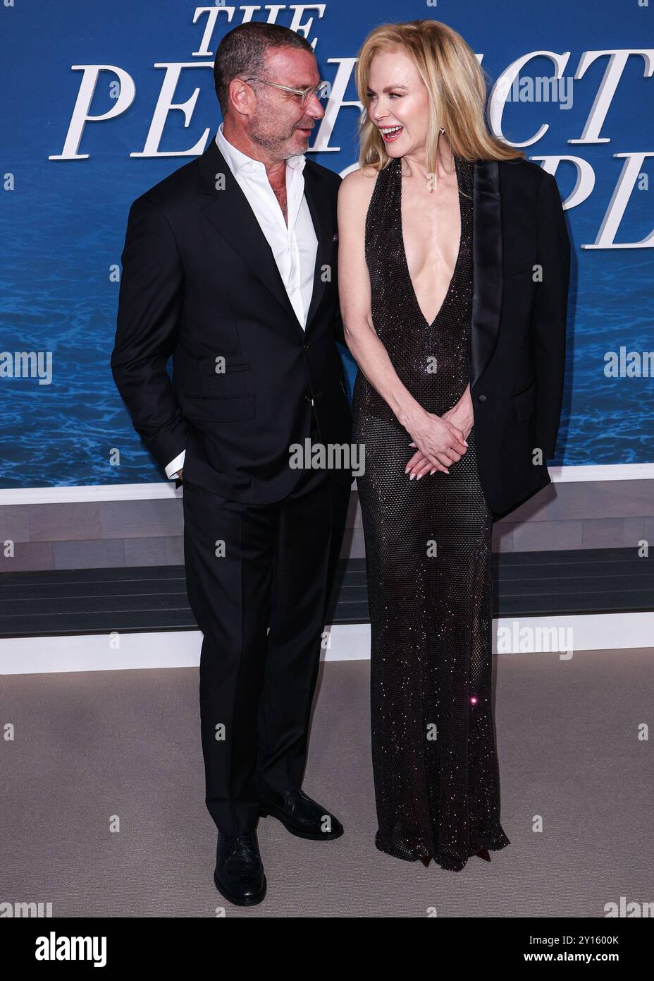 HOLLYWOOD, LOS ANGELES, CALIFORNIA, USA - 4 SETTEMBRE: Liev Schreiber e Nicole Kidman arrivano alla premiere di Los Angeles della prima stagione di Netflix "The Perfect Couple", tenutasi all'Egyptian Theatre Hollywood il 4 settembre 2024 a Hollywood, Los Angeles, California, Stati Uniti. (Foto di Xavier Collin/Image Press Agency) Foto Stock