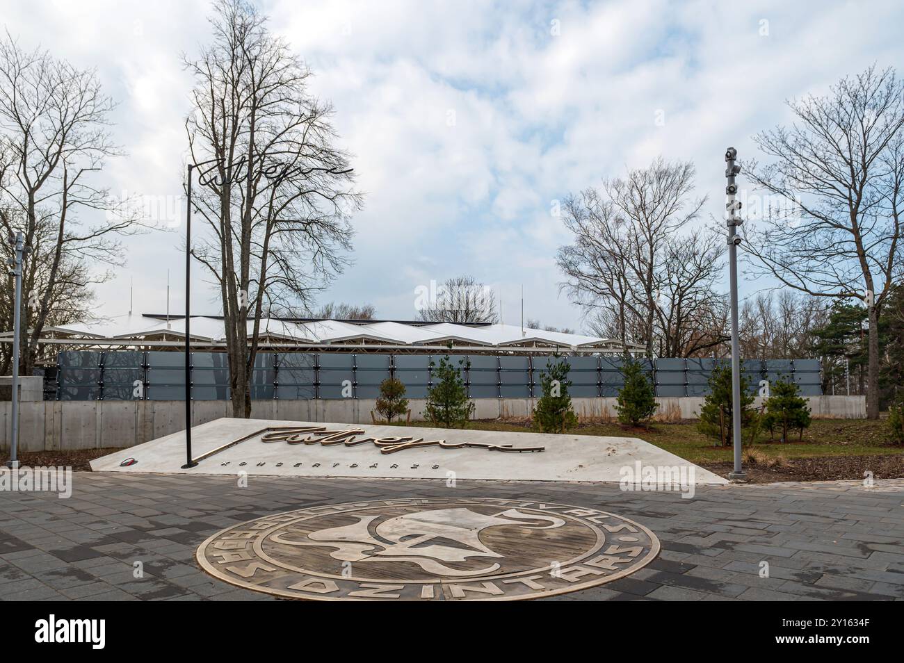 Liepaja, Lettonia - Mart 19, 2023: Liepaja Concert Garden - colpo, vento Foto Stock