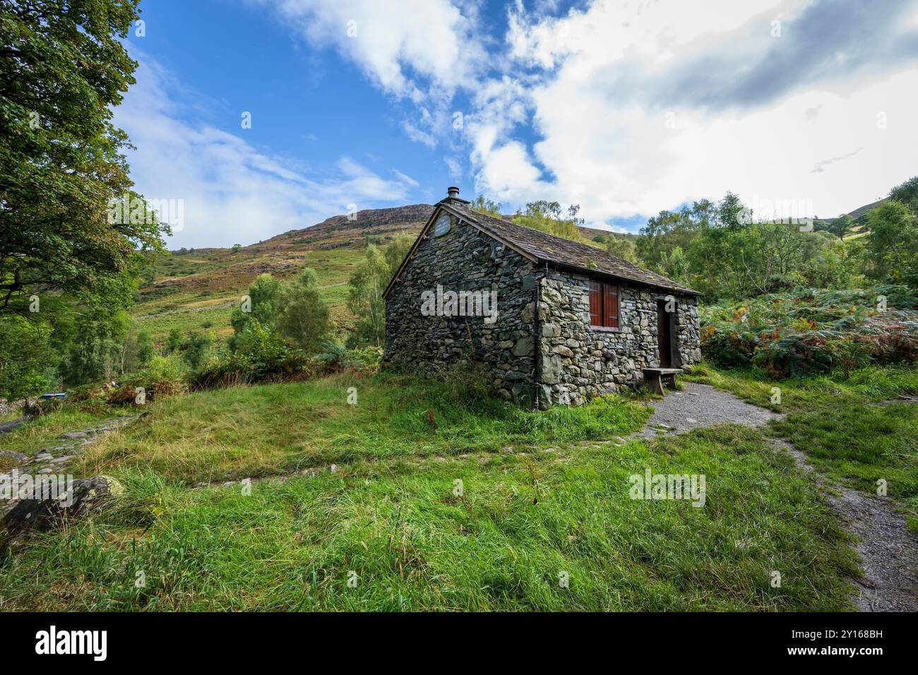 La base montuosa di Bark House intorno al 1964 presso Ashness Bridge vicino a Keswick originariamente era utilizzata per immagazzinare corteccia di quercia prima che fosse inviata alla conceria di Keswick. Foto Stock