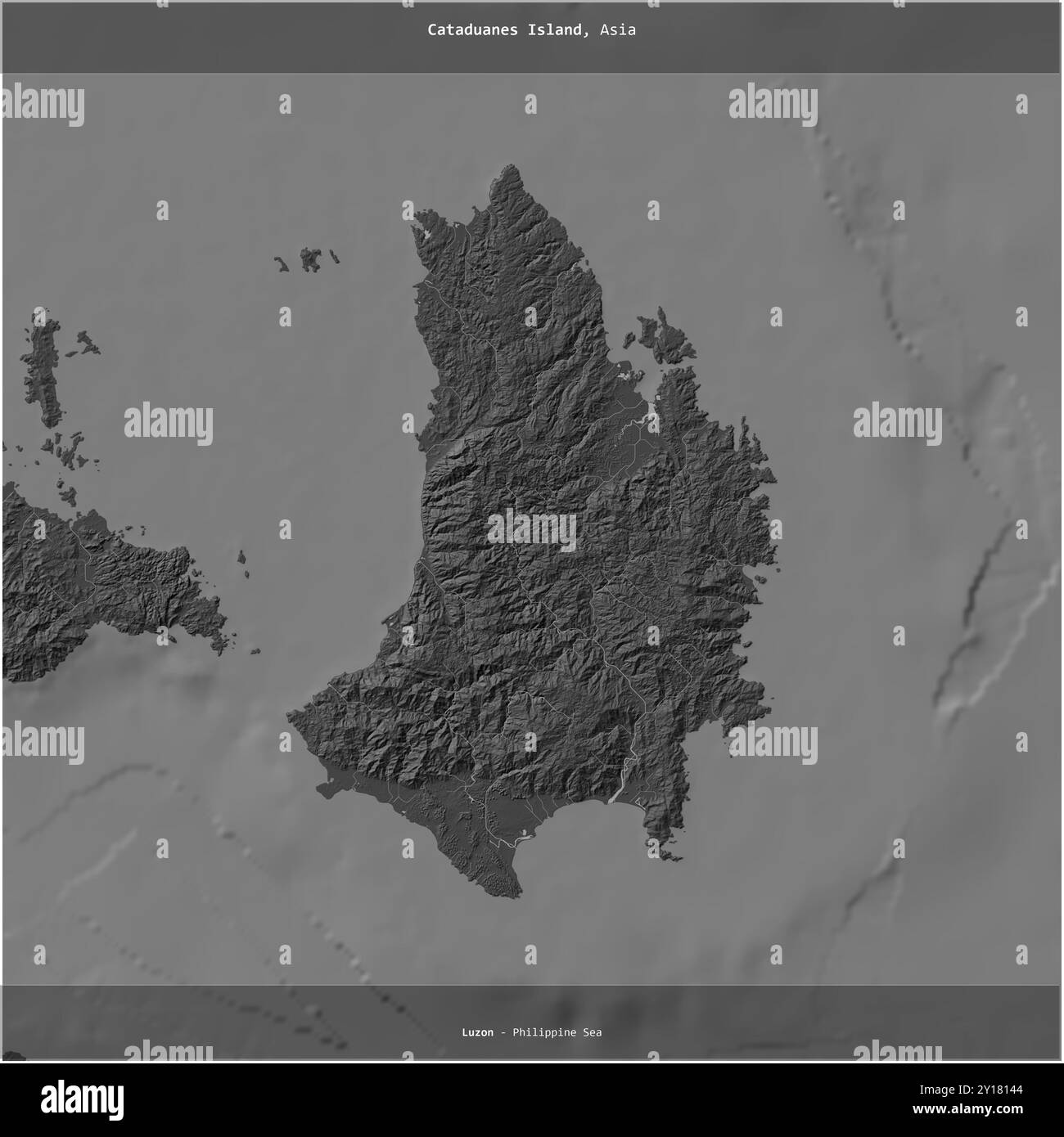 Cataduanes Island nel Mar delle Filippine, appartenente alle Filippine, ritagliata in piazza su una mappa di elevazione a due livelli Foto Stock