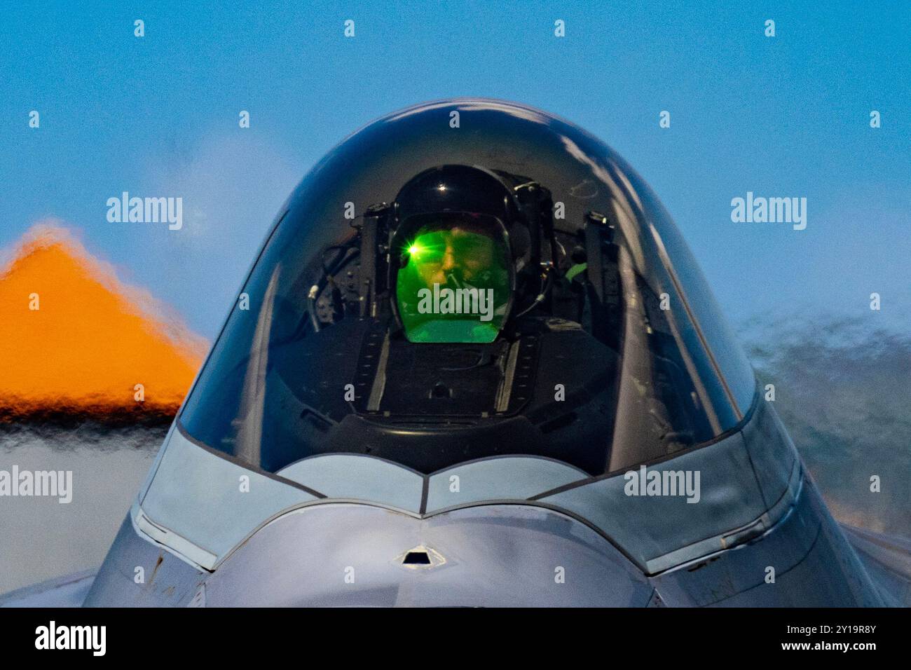 F-22 Raptor della U.S. Air Force. Il Lockheed Martin/Boeing F-22 Raptor, un aereo da caccia supersonico bimotore americano sviluppato e prodotto per la United States Air Force (USAF). Foto Stock