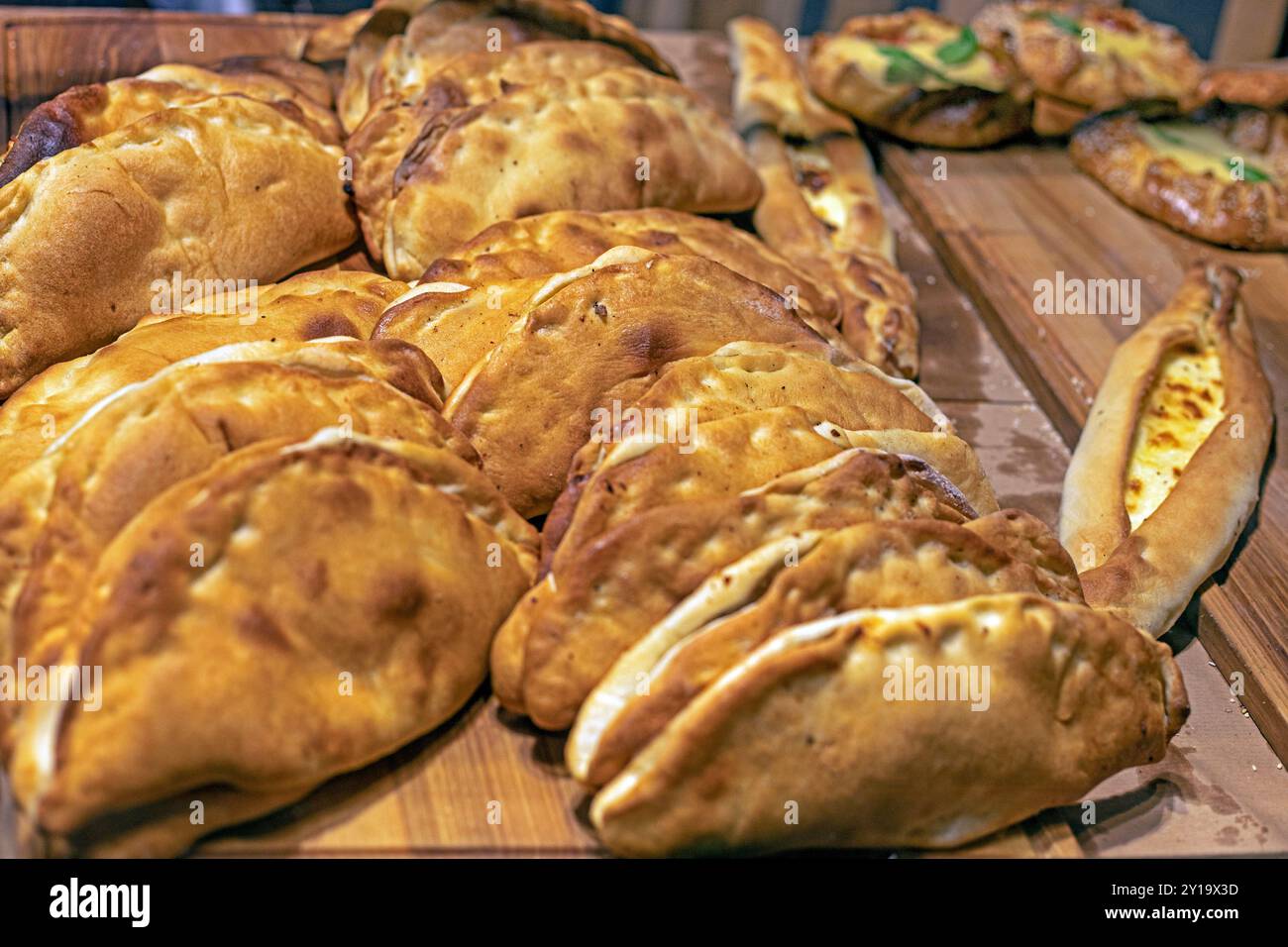 prodotti vegani dietetici di pasta sfoglia cosparsa di semi di sesamo Foto Stock