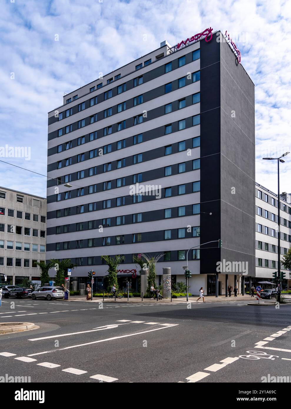 The Moxy Hotel on Oststraße a Düsseldorf, NRW, Germania, Foto Stock