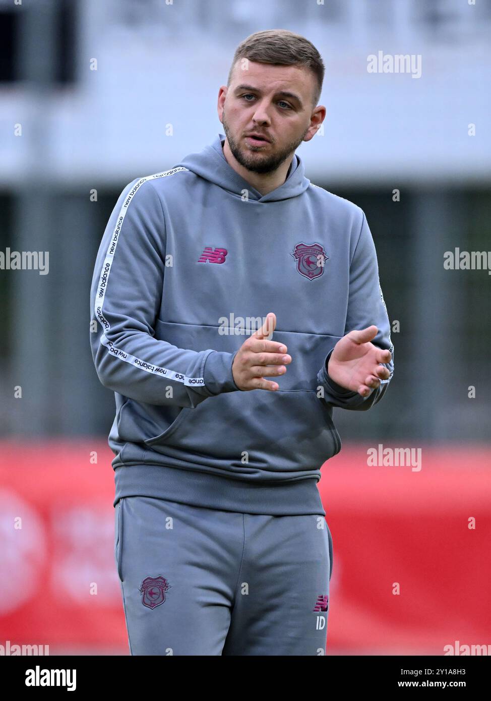 ENSCHEDE - allenatore del Cardiff City FC Iain Darbyshire durante la partita di Champions League for Women tra FC Twente e Cardiff City allo Sportpark Schreurserve il 4 settembre 2024 a Enschede, Paesi Bassi. ANP | Hollandse Hoogte | GERRIT VAN KEULEN Foto Stock