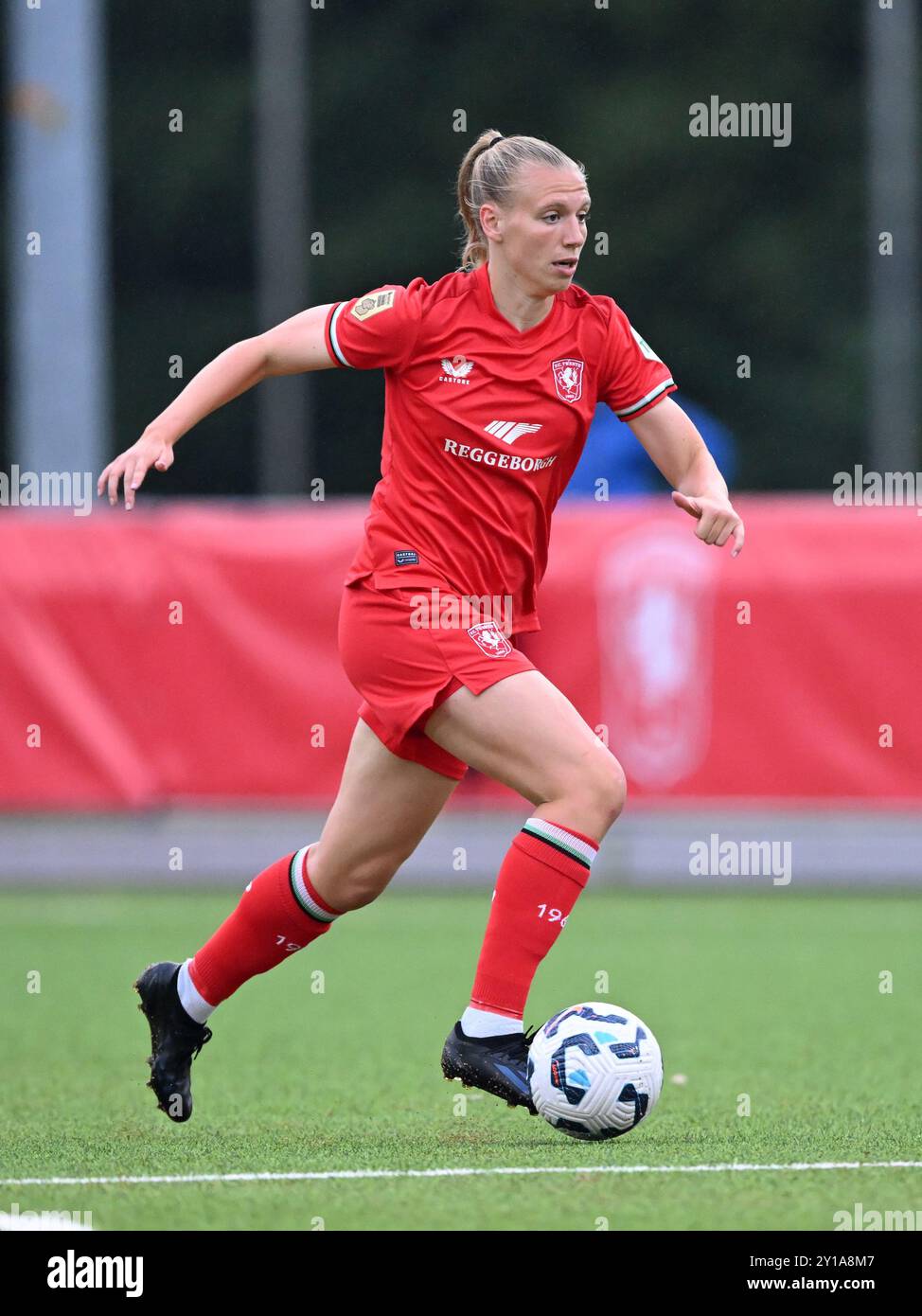 ENSCHEDE - Lieske Carleer del FC Twente durante la partita UEFA Champions League for Women tra FC Twente e Cardiff City allo Sportpark Schreurserve il 4 settembre 2024 a Enschede, Paesi Bassi. ANP | Hollandse Hoogte | GERRIT VAN KEULEN Foto Stock