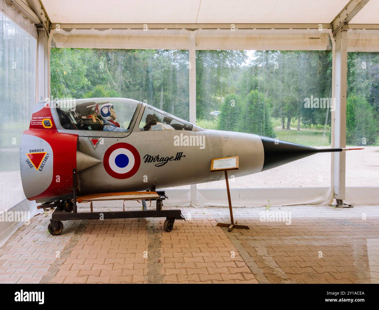 Modello della cabina di pilotaggio Mirage III con sedile eiettabile al Museo del Castello di Savigny-les Beaune (Borgogna/Francia) Foto Stock