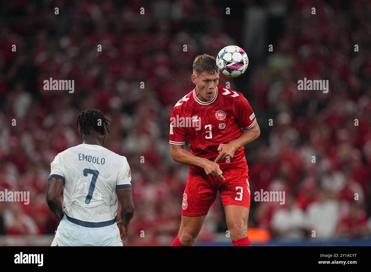 Parken, Copenaghen, Danimarca. 5 settembre 2024. Jannik Vestergaard, di Danimarca, si dirige durante una partita della UEFA Nations League, Danimarca contro Svizzera, a Parken, Copenaghen, Danimarca. Ulrik Pedersen/CSM/Alamy Live News Foto Stock