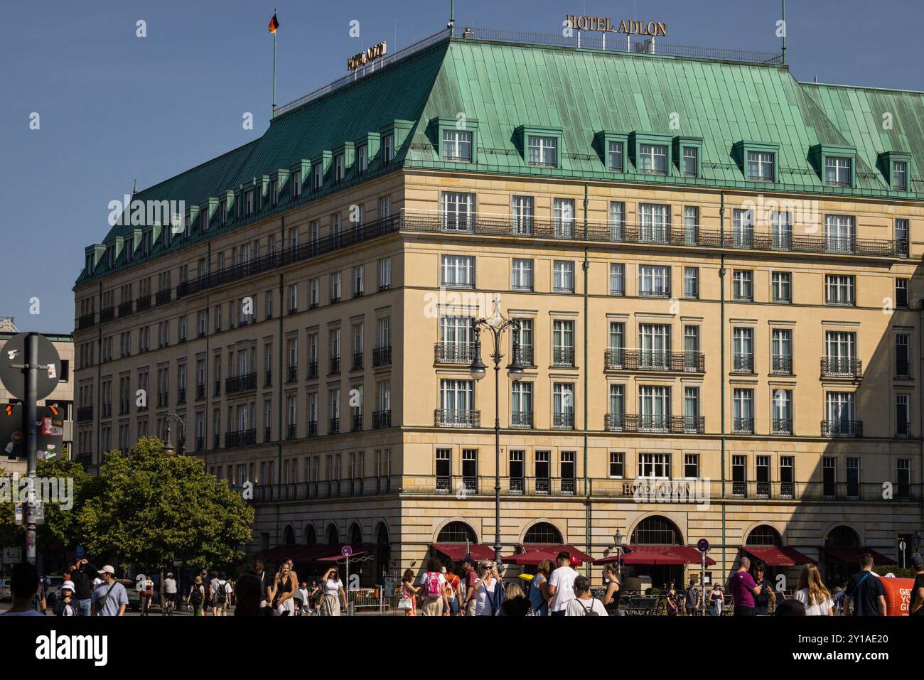 Hotel Adlon am Brandenburger Tor, esterno dell'edificio, Berlino, Germania Foto Stock