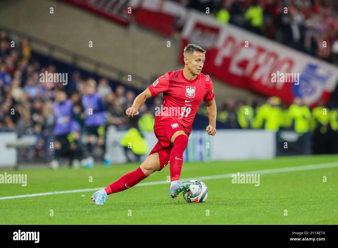 Glasgow, Regno Unito. 5 settembre 2024. La Scozia ha giocato con la Polonia a Hampden Park, Glasgow, Scozia, Regno Unito, nella prima partita della UEFA Nations League 2024. Il punteggio è stato la Scozia 2-3, la Polonia. I gol sono stati segnati da B. Gilmour, 46 minuti, S, McTominay 76 minuti e per la Polonia, S. Szymański (8')goal 8 minuti, R. Lewandowski (44' Pen) e N. Zalewski (90' 7 Pen). Crediti: Findlay/Alamy Live News Foto Stock