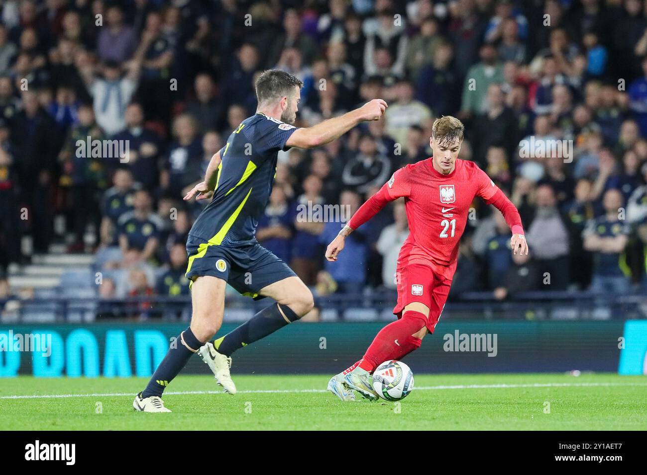 Glasgow, Regno Unito. 5 settembre 2024. La Scozia ha giocato con la Polonia a Hampden Park, Glasgow, Scozia, Regno Unito, nella prima partita della UEFA Nations League 2024. Il punteggio è stato la Scozia 2-3, la Polonia. I gol sono stati segnati da B. Gilmour, 46 minuti, S, McTominay 76 minuti e per la Polonia, S. Szymański (8')goal 8 minuti, R. Lewandowski (44' Pen) e N. Zalewski (90' 7 Pen). Crediti: Findlay/Alamy Live News Foto Stock
