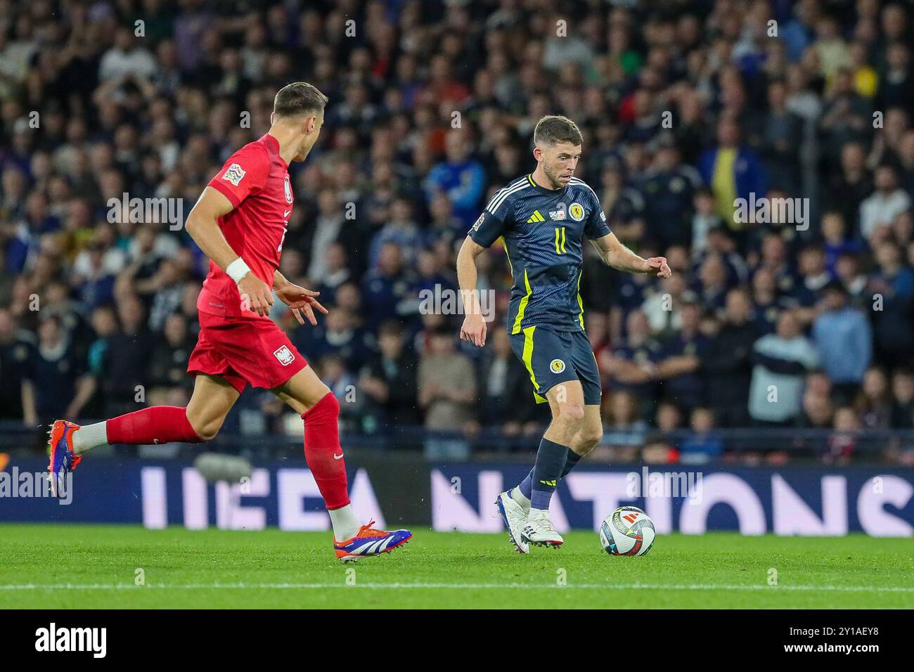 Glasgow, Regno Unito. 5 settembre 2024. La Scozia ha giocato con la Polonia a Hampden Park, Glasgow, Scozia, Regno Unito, nella prima partita della UEFA Nations League 2024. Il punteggio è stato la Scozia 2-3, la Polonia. I gol sono stati segnati da B. Gilmour, 46 minuti, S, McTominay 76 minuti e per la Polonia, S. Szymański (8')goal 8 minuti, R. Lewandowski (44' Pen) e N. Zalewski (90' 7 Pen). Crediti: Findlay/Alamy Live News Foto Stock