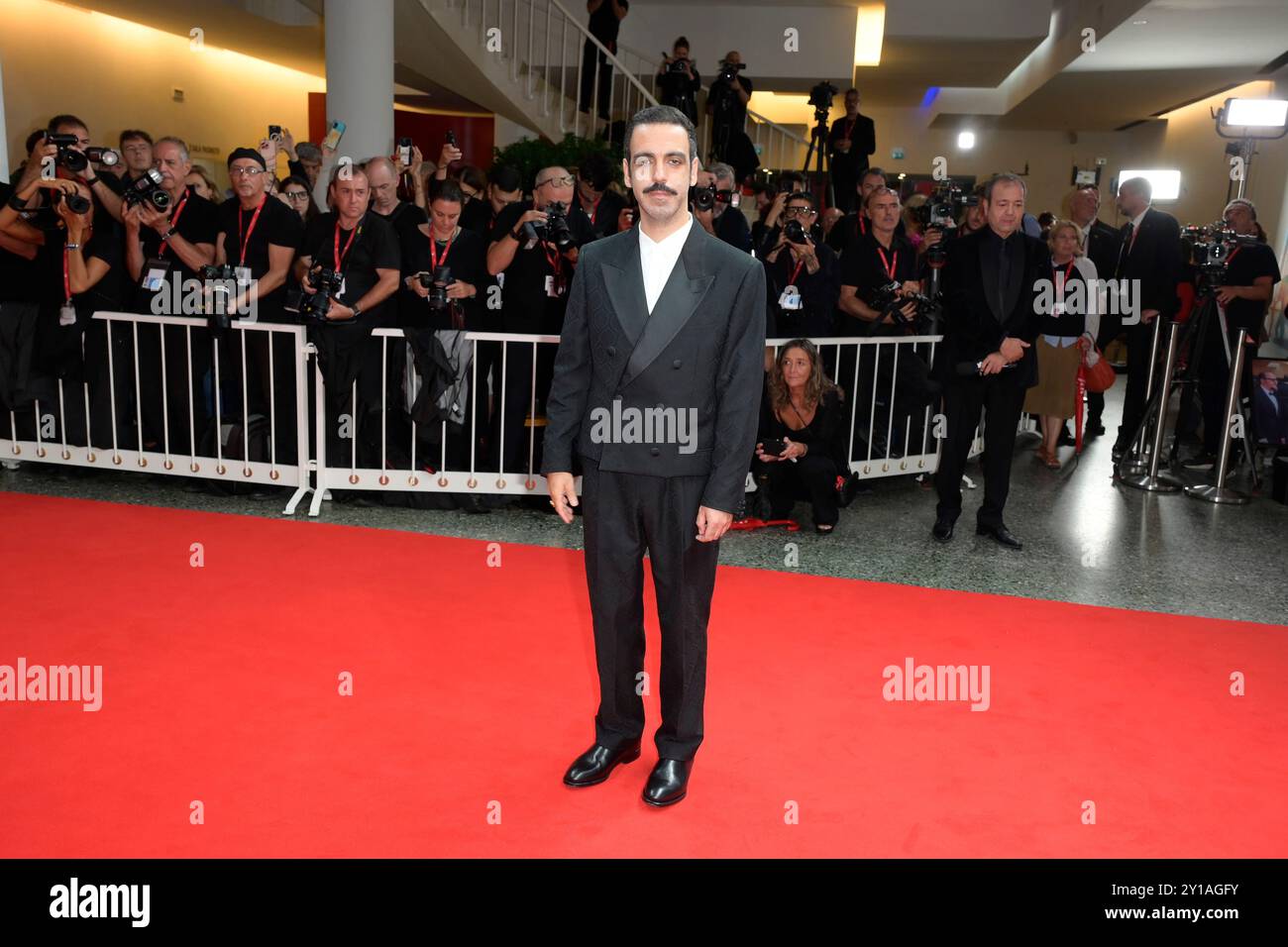 Lido di Venezia, Italia. 5 settembre 2024. Colapesce partecipa al Red carpet del film "Iddu Sicilian Letters" alla 81a Mostra del Cinema di Venezia al Lido di Venezia. Credito: SOPA Images Limited/Alamy Live News Foto Stock