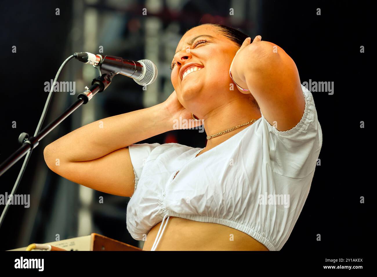 Stanmer Park, città di Brighton & Hove, East Sussex, Regno Unito. Insegnante di inglese che si esibisce al Brighton Valley Festival 2023, Brighton Concert Series, Stanmer Park .8 luglio 2023. David Smith/Alamy Live News Foto Stock