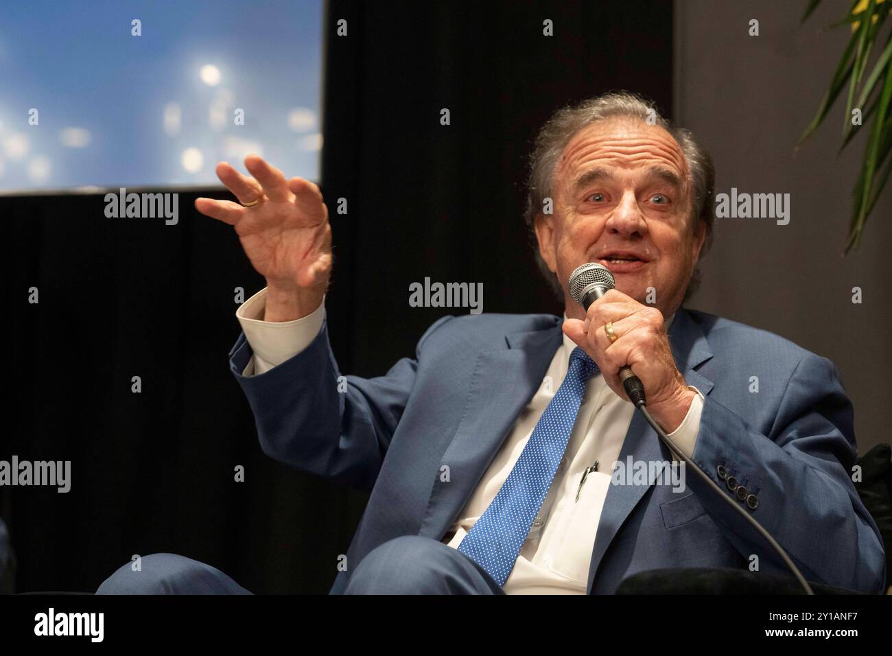 Austin Texas USA, 5 settembre 2024: Il cancelliere del sistema universitario Texas A&M JOHN SHARP parla durante una sessione al Texas Tribune Festival della sua esperienza nel governo del Texas. Il Texas Tribune, giunto al suo quindicesimo anno, è una redazione non-profit che copre la politica e le politiche pubbliche del Texas. Crediti: Bob Daemmrich/Alamy Live News Foto Stock