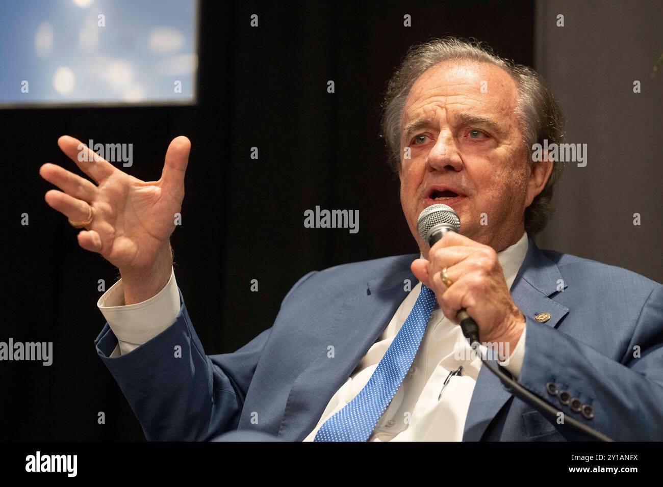Austin Texas USA, 5 settembre 2024: Il cancelliere del sistema universitario Texas A&M JOHN SHARP parla durante una sessione al Texas Tribune Festival della sua esperienza nel governo del Texas. Il Texas Tribune, giunto al suo quindicesimo anno, è una redazione non-profit che copre la politica e le politiche pubbliche del Texas. Crediti: Bob Daemmrich/Alamy Live News Foto Stock