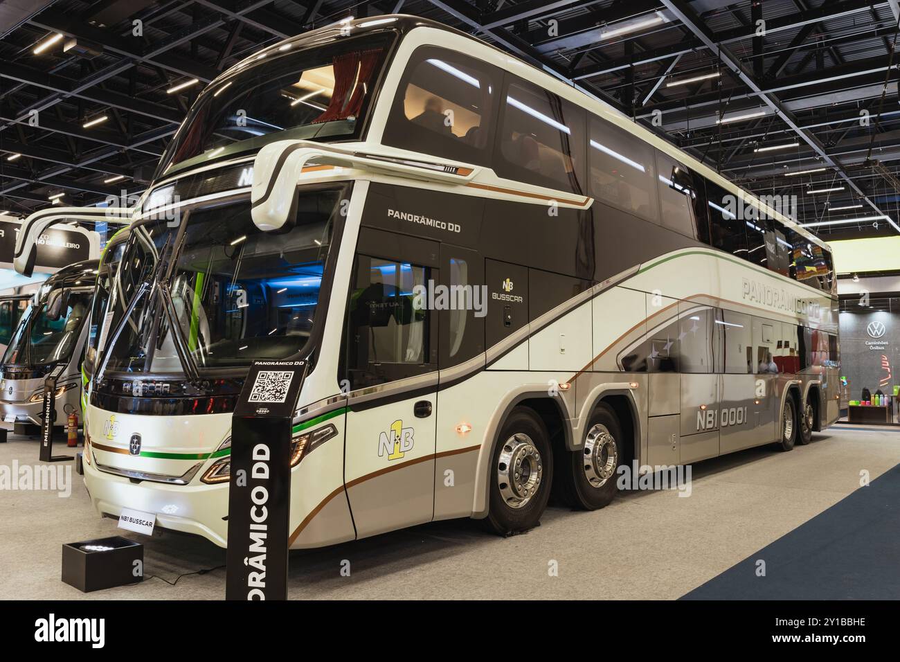 Autobus Busscar panoramico DD NB1 Volvo B450R 2024 in mostra al LAT. Spettacolo BUS 2024, tenutosi nella città di São Paolo, Brasile. Foto Stock