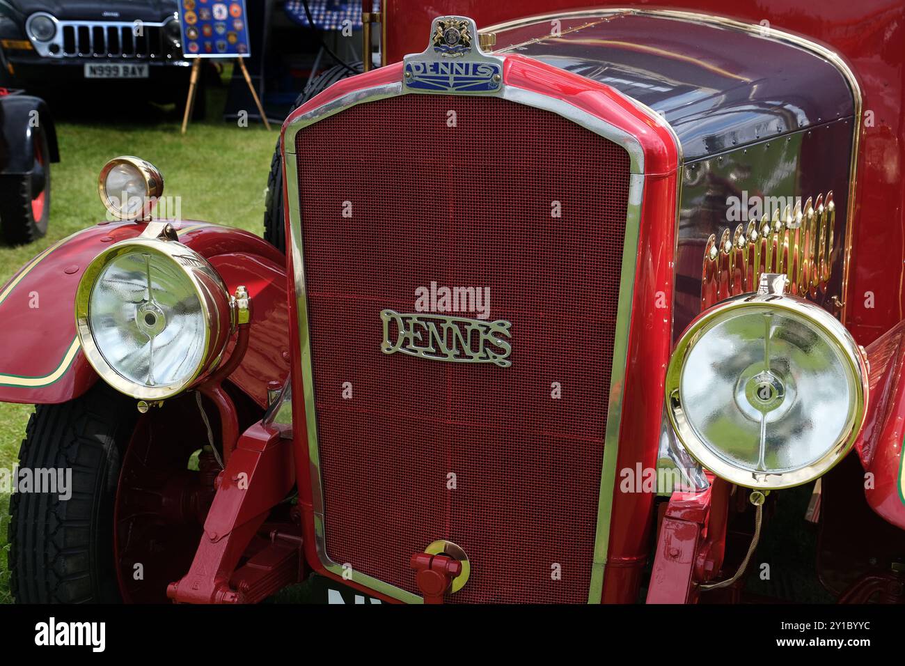 Motore antincendio dennis vintage e attrezzature alla fiera agricola del Regno Unito. Foto Stock