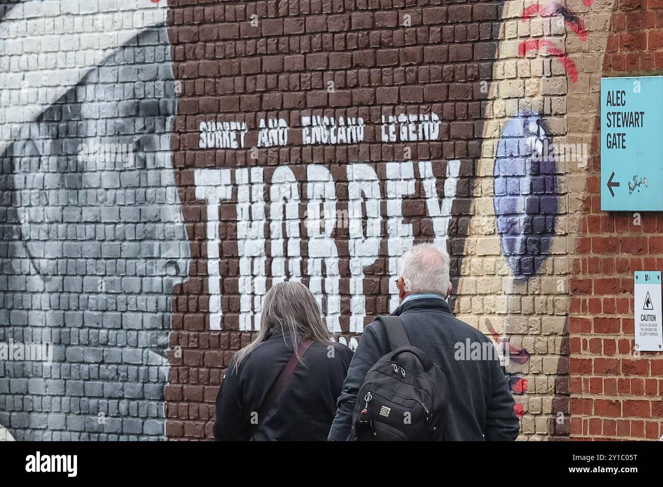 Londra, Regno Unito. 6 settembre 2024. Il murale Graham Thorpe sul muro fuori dal Kia Oval durante il 3° Rothesay test Match Day One England contro Sri Lanka al Kia Oval, Londra, Regno Unito, 6 settembre 2024 (foto di Mark Cosgrove/News Images) a Londra, Regno Unito, il 6/9/2024. (Foto di Mark Cosgrove/News Images/Sipa USA) credito: SIPA USA/Alamy Live News Foto Stock