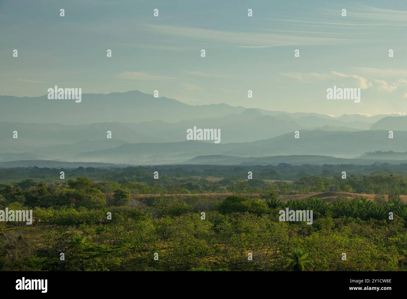 Montagne e campi agricoli nella provincia di Chiriqui, Panama - foto stock Foto Stock