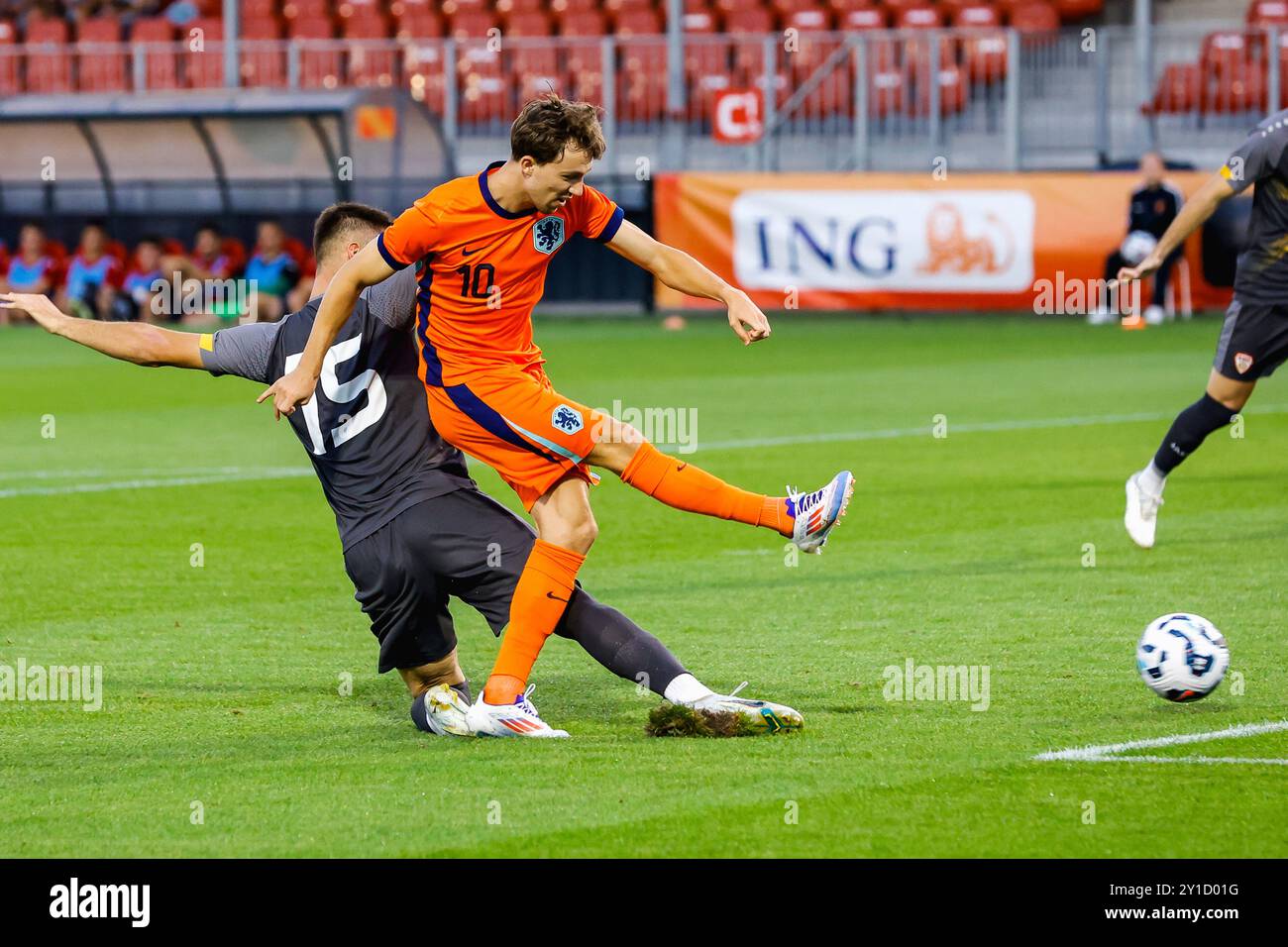 Almere, Paesi Bassi. 5 settembre 2024. ALMERE, PAESI BASSI - 5 SETTEMBRE: Youri Regeer dei Paesi Bassi u21 durante una partita di qualificazione euro 25 tra Paesi Bassi U21 e Macedonia del Nord u21 allo Yanmar STADION il 5 settembre 2024 ad Almere, Paesi Bassi. (Foto di Raymond Smit/Orange Pictures) credito: dpa/Alamy Live News Foto Stock