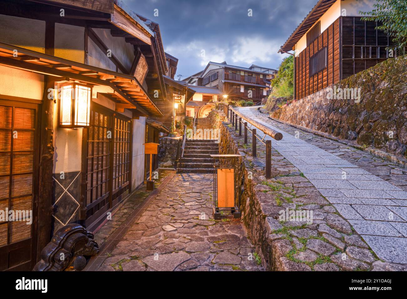 Magome, Giappone lungo la Nakasendo al crepuscolo. Foto Stock
