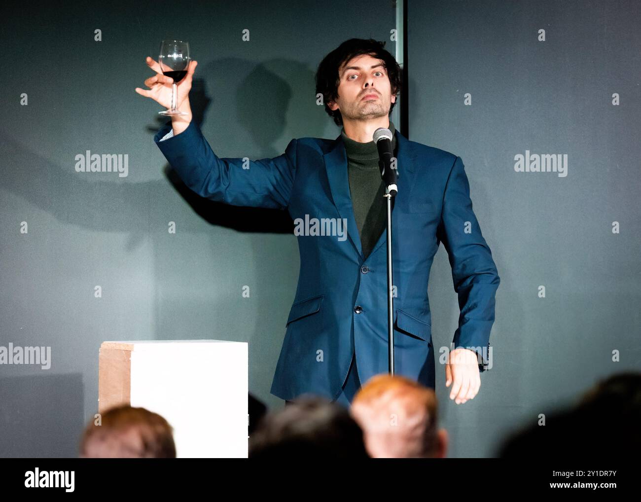 Marcel Lucont, Stand Up Comedian, Balls Out Comedy Club, Southend-on-Sea, Essex © Clarissa Debenham (Film Free Photography) / Alamy Foto Stock