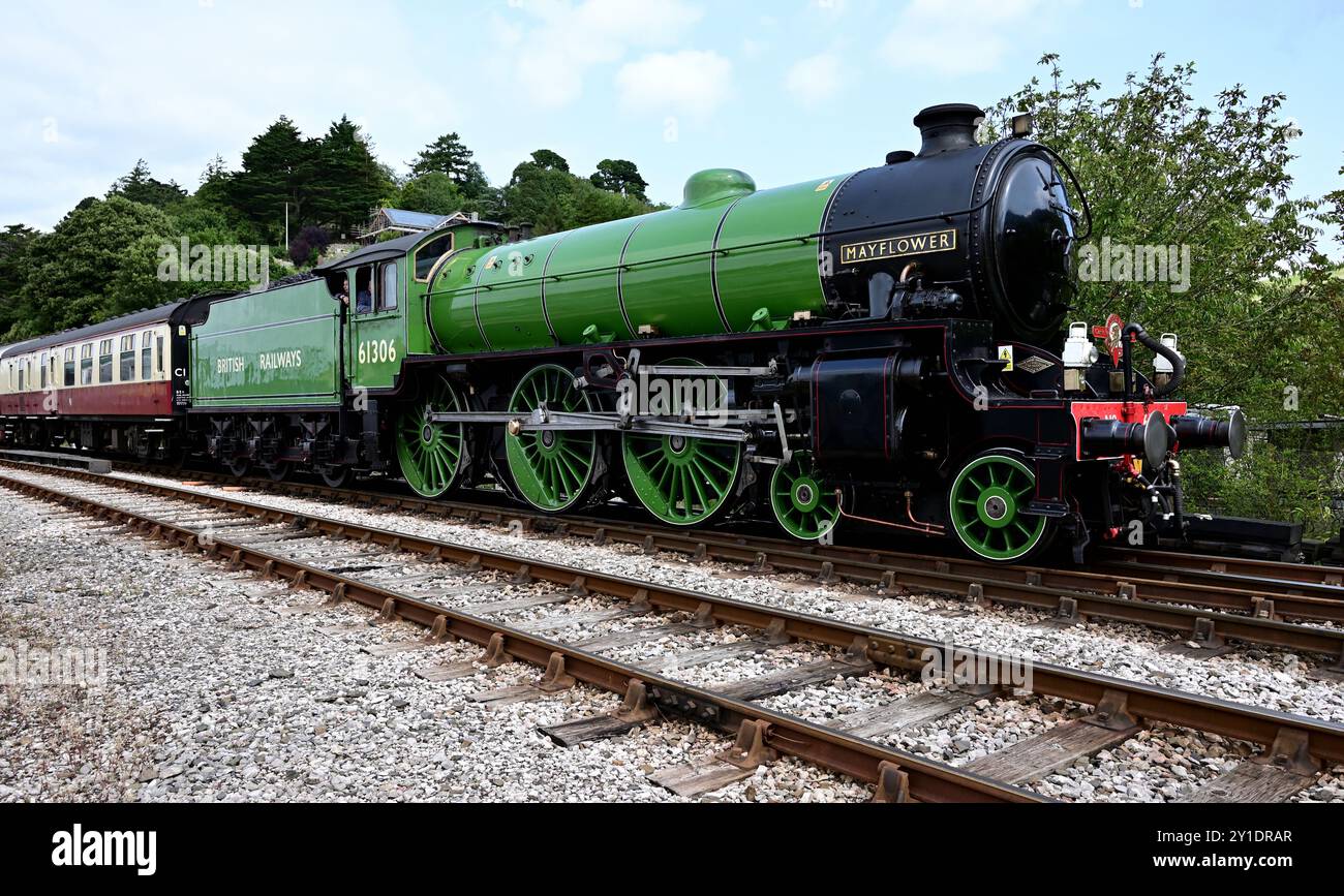 LNER Thompson Classe B1 No 61306 Mayflower sta schierando il suo treno in un fianco dopo l'arrivo a Kingswear con l'English Riviera Express. Foto Stock