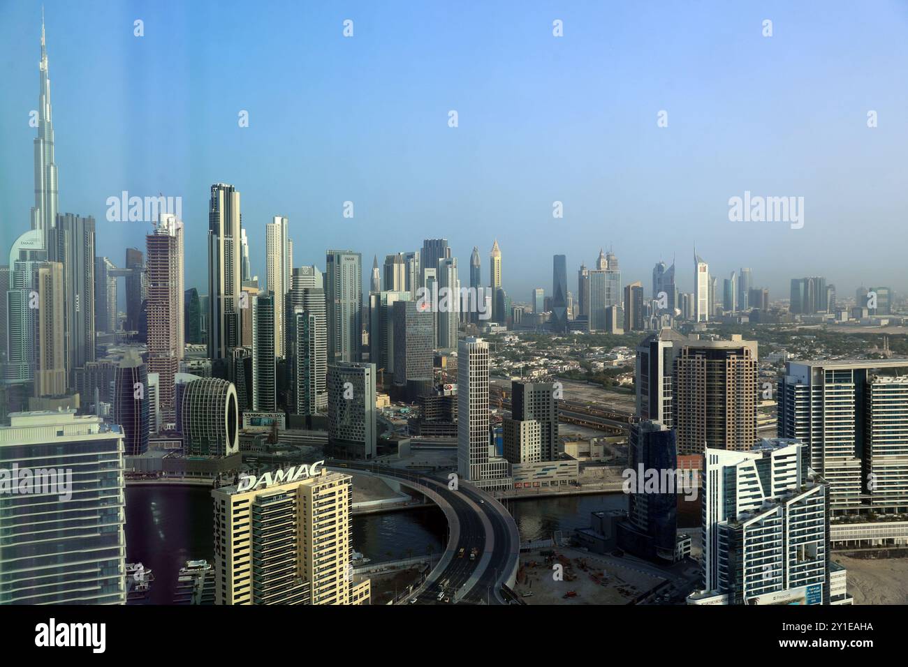 (240906) -- CAIRO, 6 settembre 2024 (Xinhua) -- questa foto scattata il 2 settembre 2024 mostra una vista di Dubai, gli Emirati Arabi Uniti. (Xinhua/sui Xiankai) Foto Stock