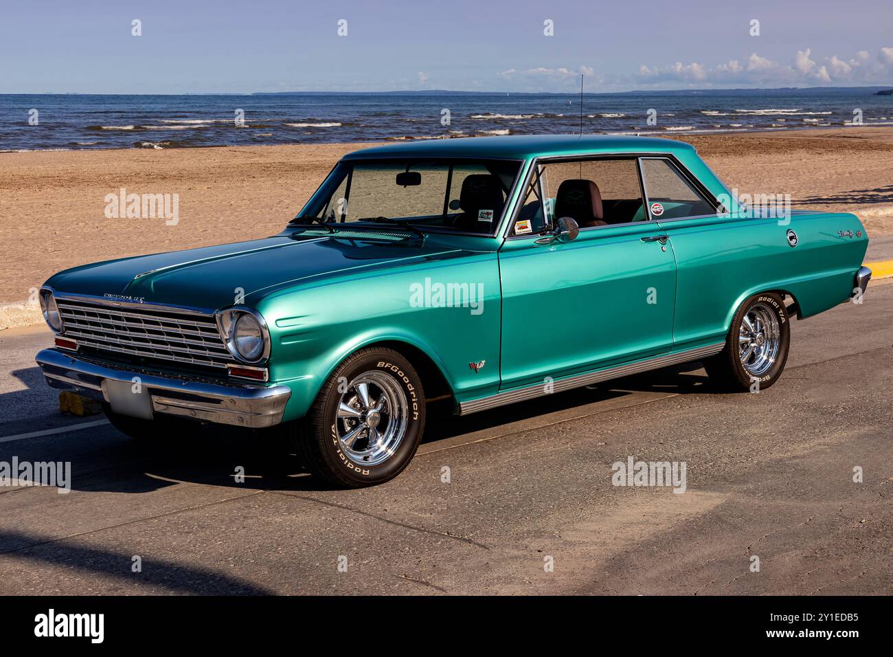 1963 Chevrolet Nova SS sul marciapiede. Foto Stock