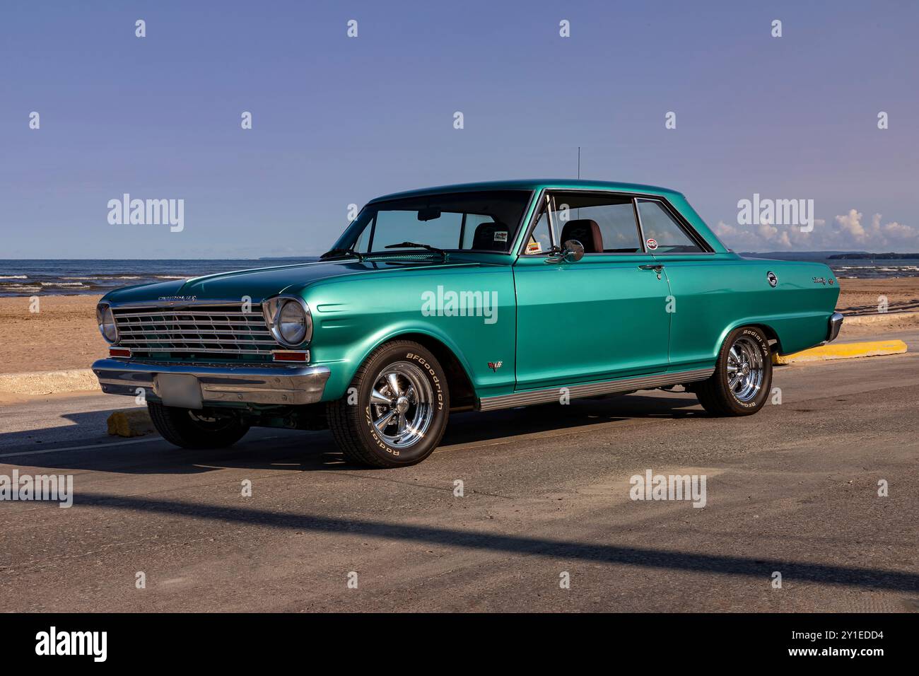 1963 Chevrolet Nova SS sul marciapiede. Foto Stock