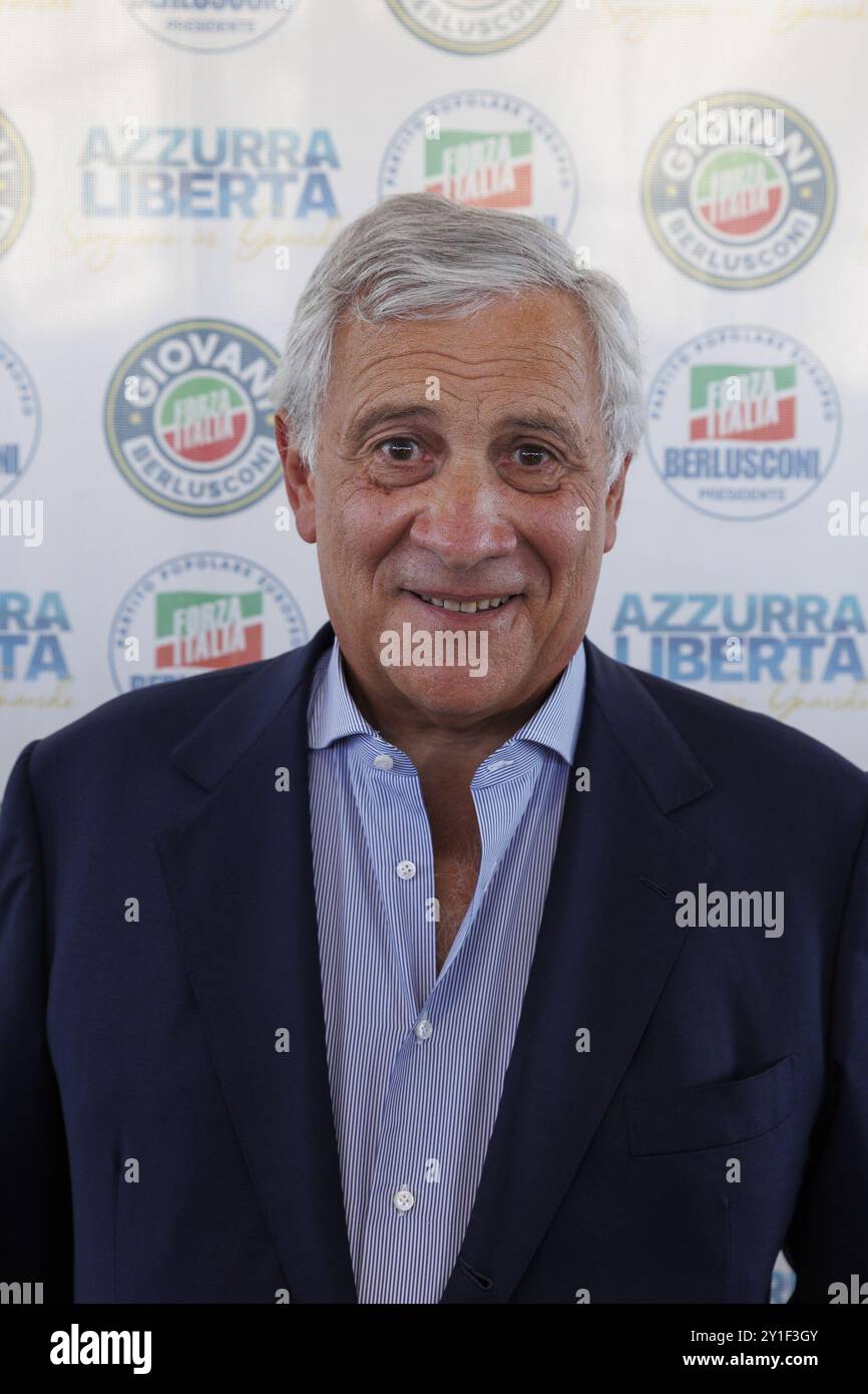 FORZA ITALIA GIOVANI PARTITO NAZIONALE - Rimini (spiaggia di Bellaria) 6 settembre 2024 - nella foto la visita a sorpresa di ANTONIO TAIANI - Vice Presidente del Consiglio dei Ministri e Ministro degli affari Esteri e della cooperazione Internazionale nel governo Meloni solo uso editoriale Foto Stock