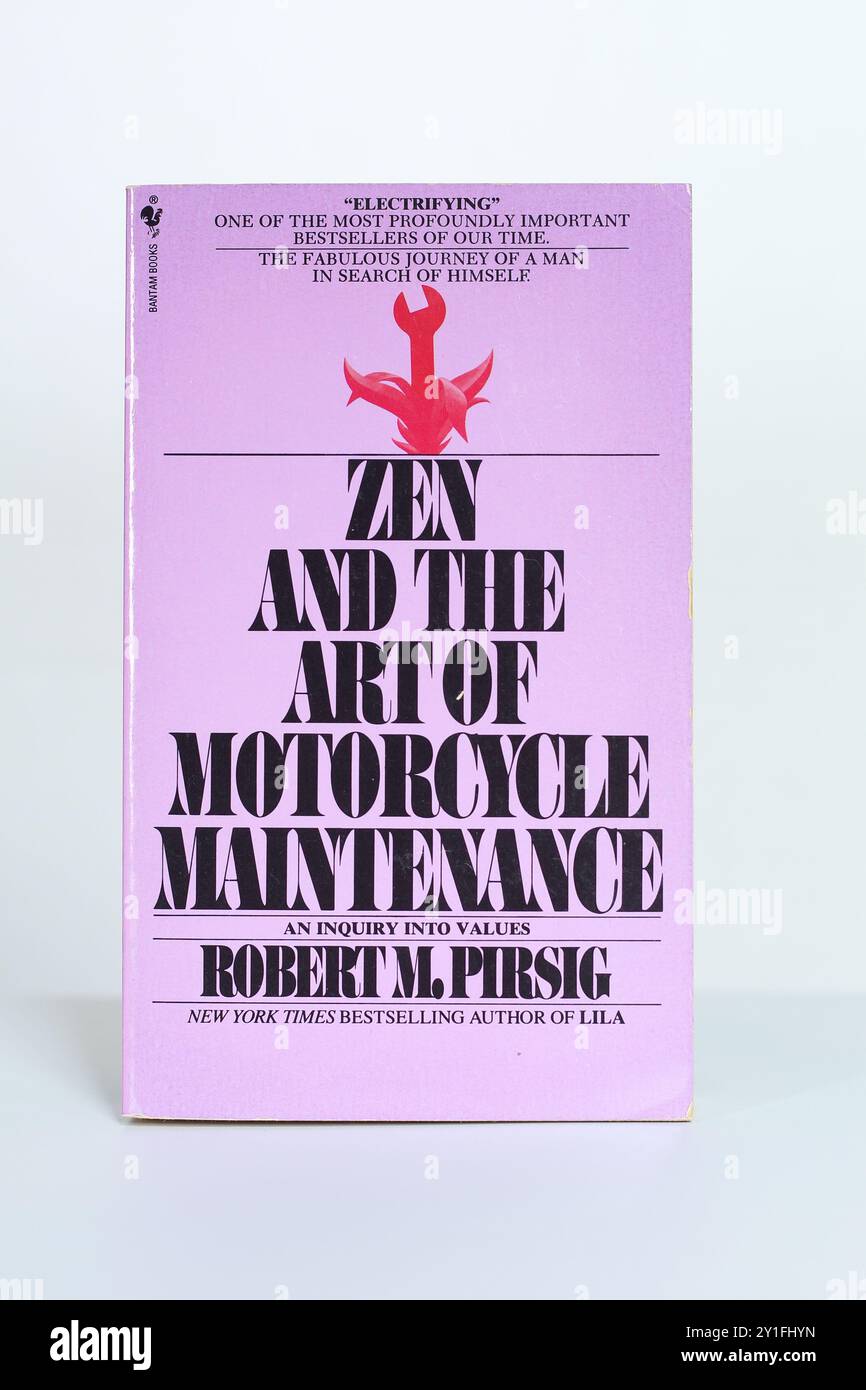 Houston, Texas, USA - 5 settembre 2024: Zen and the Art of Motorcycle Maintenance libro di Robert M. Pirsig Foto Stock