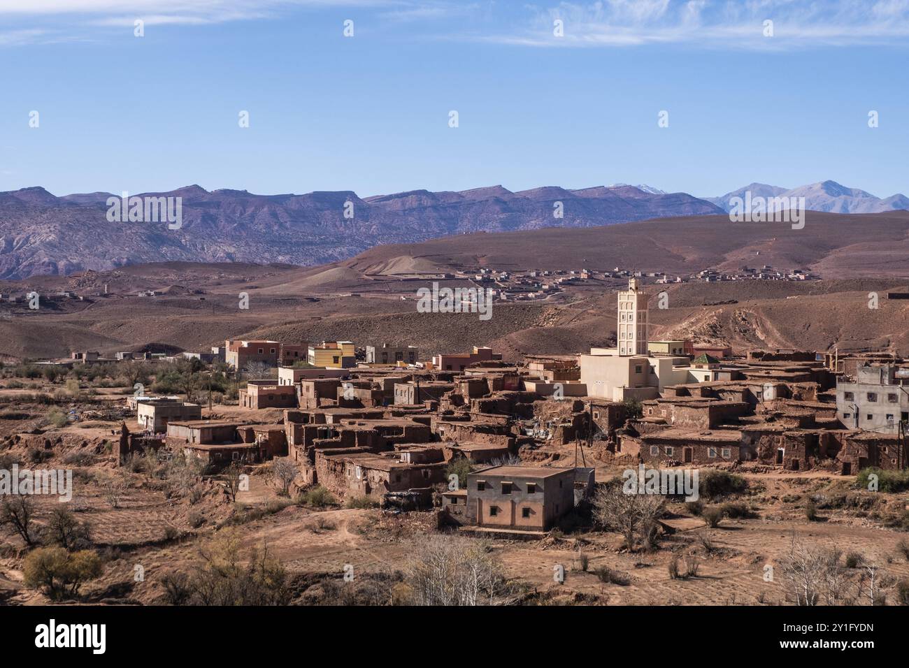 Una vecchia kasbah che serviva come base per le tribù nomadi, con un senso di robustezza e avventura Foto Stock