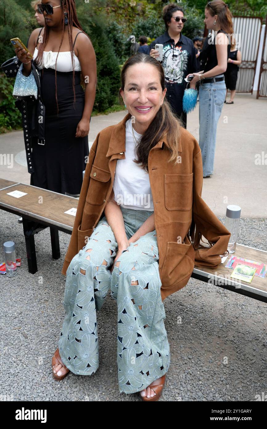 New York, Stati Uniti. 6 settembre 2024. 6 settembre 2024, New York, New York, Stati Uniti Cynthia Rowley durante la collezione Libertine Spring 2024, tenutasi durante NYFW presso la Elizabeth Street Gallery di New York City. Crediti: Jennifer Graylock/Alamy Live News Foto Stock