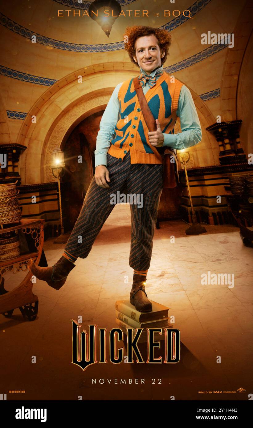 Wicked (2024) diretto da Jon M. Chu e interpretato da Ethan Slater nel ruolo di Boq in un adattamento cinematografico del musical di Broadway basato sul libro The Wicked: The Life and Times of the Wicked Witch of the West di Gregory Maguire. Poster di caratteri USA ***SOLO PER USO EDITORIALE***. Crediti: BFA / Universal Pictures Foto Stock Wicked (2024) diretto da Jon M. Chu e interpretato da Ethan Slater nel ruolo di Boq in un adattamento cinematografico del musical di Broadway basato sul libro The Wicked: The Life and Times of the Wicked Witch of the West di Gregory Maguire. Poster di caratteri USA ***SOLO PER USO EDITORIALE***. Crediti: BFA / Universal Pictures Foto Stock